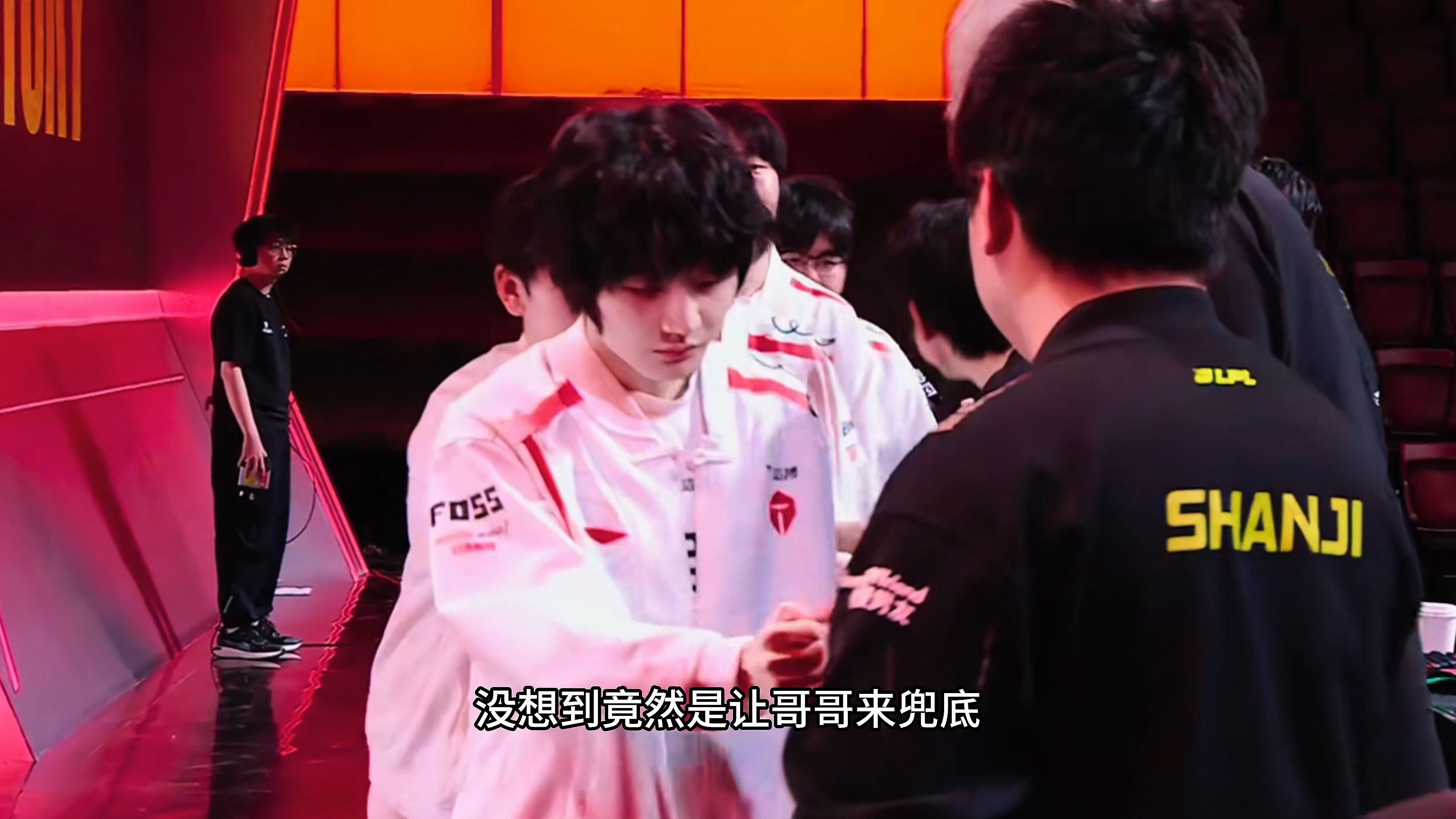 LGD血洗TES，Inspired操刀奇招英雄翻盘宿敌对决四强赛，点燃全场激情的简单介绍