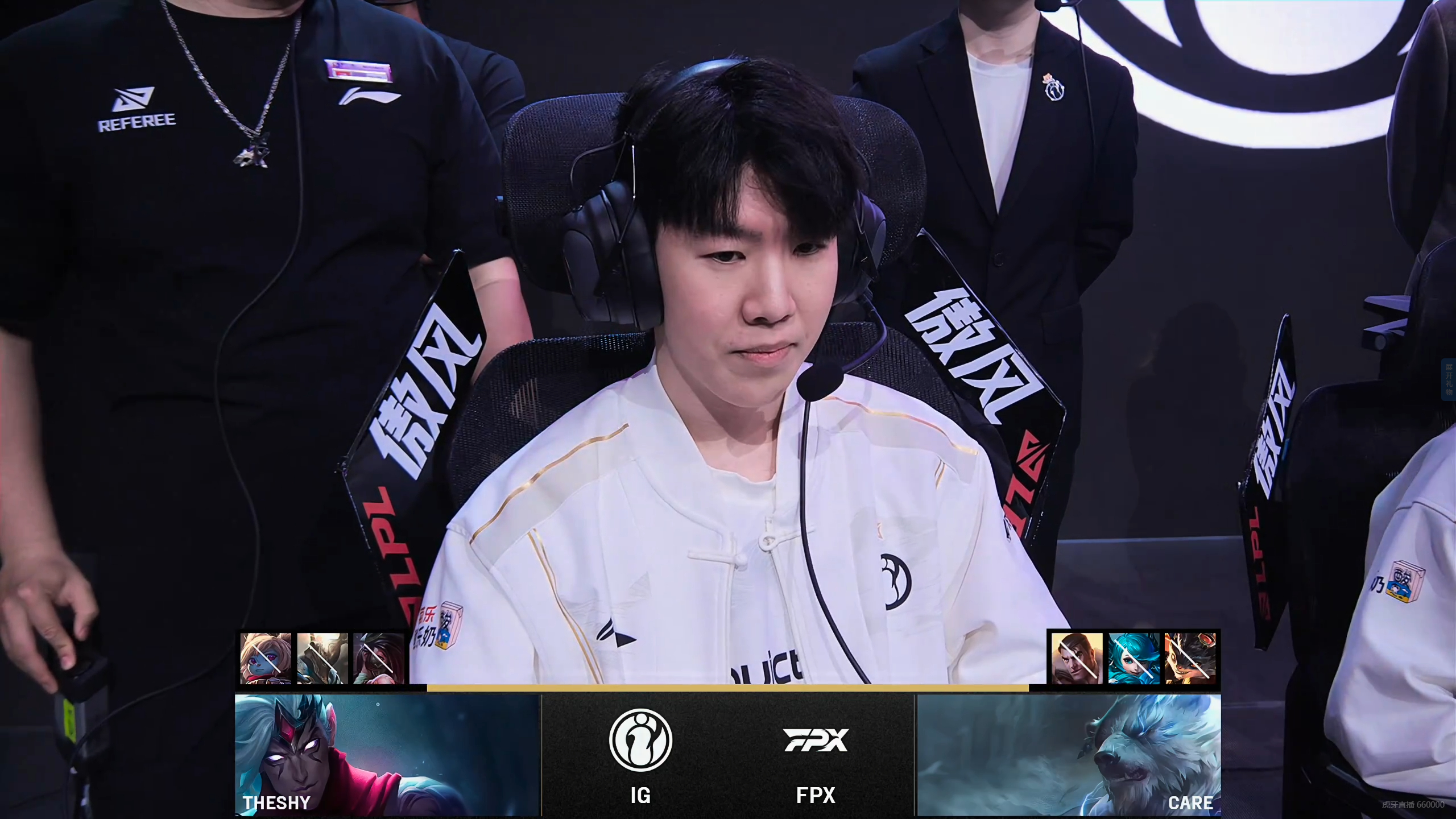 FLY轻取FNC，Deft操刀奇招英雄翻盘强强对话淘汰赛，成为赛场最大亮点