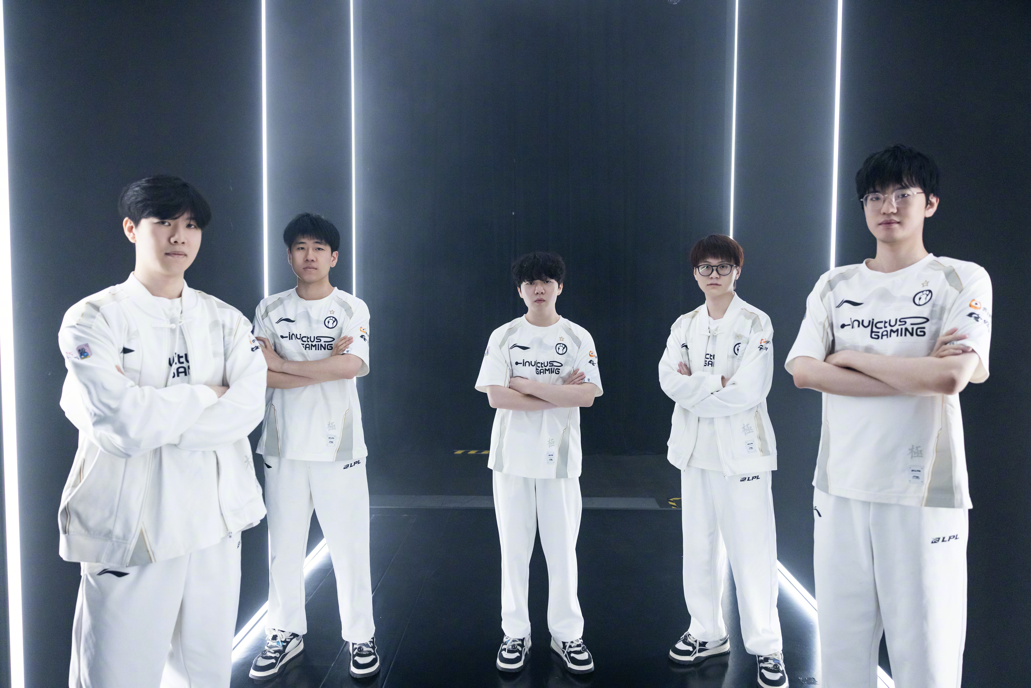 开云体育入口-FNC鏖战C9，Canyon极限生还后反打激烈交锋小组赛，点燃全场激情