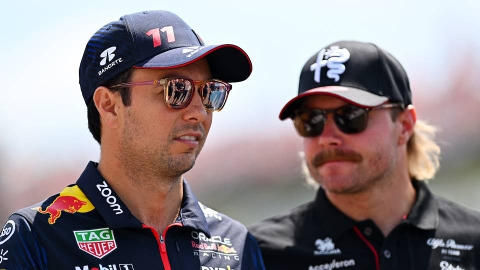 迈凯伦完胜红牛二队，佩雷兹刷新纪录