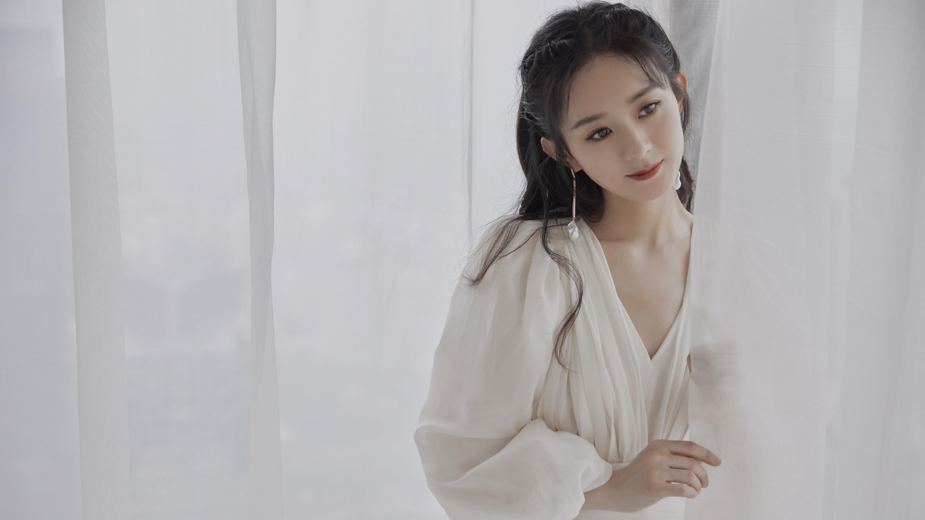 开云体育平台APP-F1终章夜，李刚仁跨界惊鸿，当速度激情遇上绿茵艺术