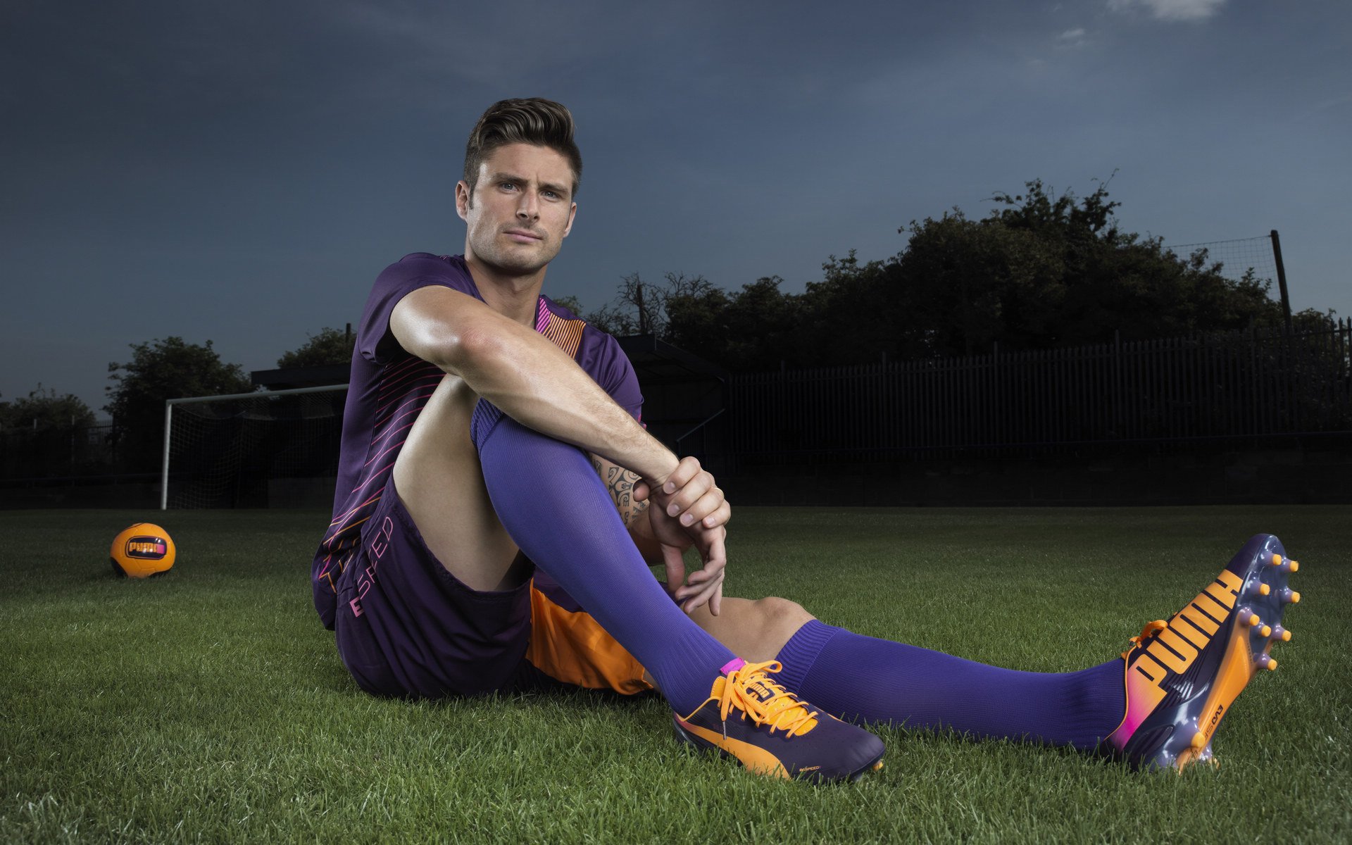 开云下载-深圳逆袭北京，复仇之战背后的外援博弈，福克斯如何点燃胜利之火？